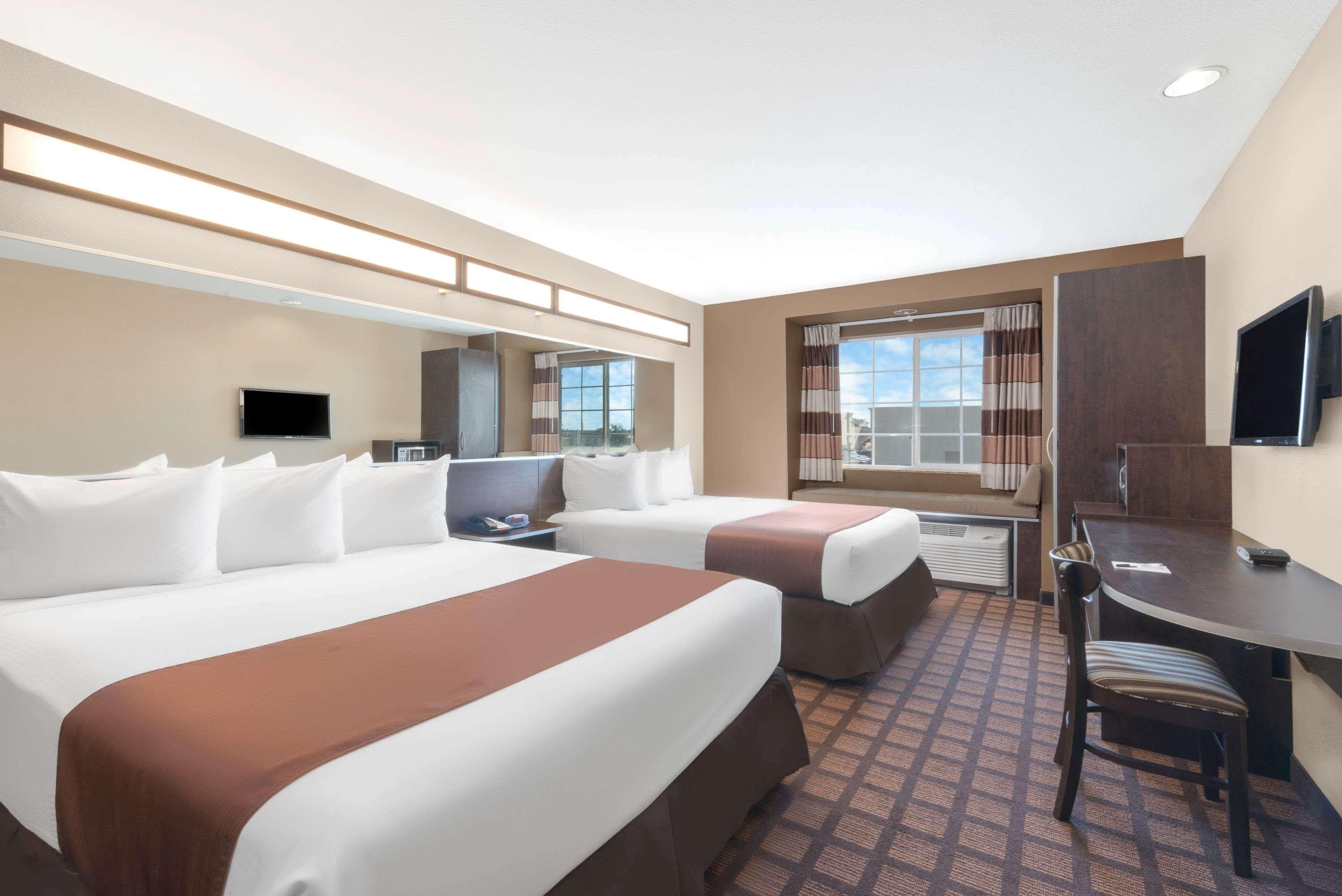 Microtel Inn & Suites By Wyndham Midland Buitenkant foto