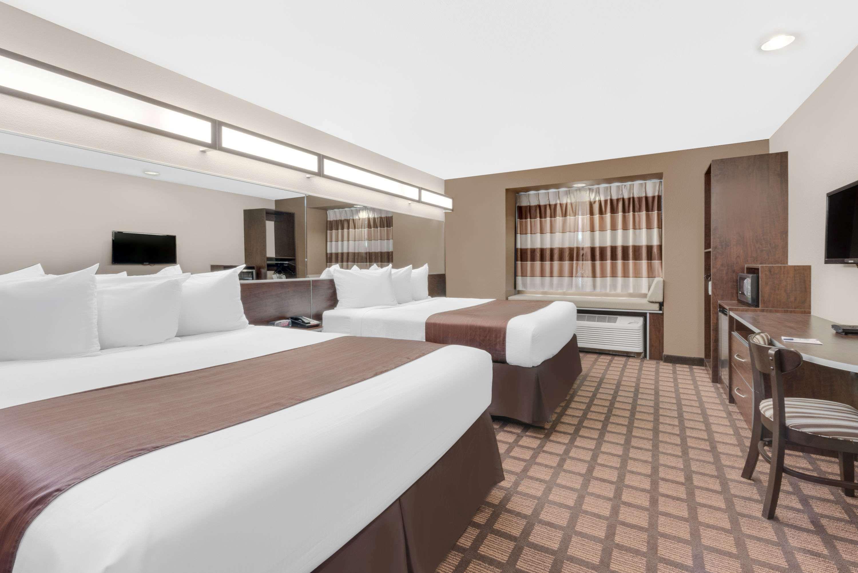Microtel Inn & Suites By Wyndham Midland Buitenkant foto