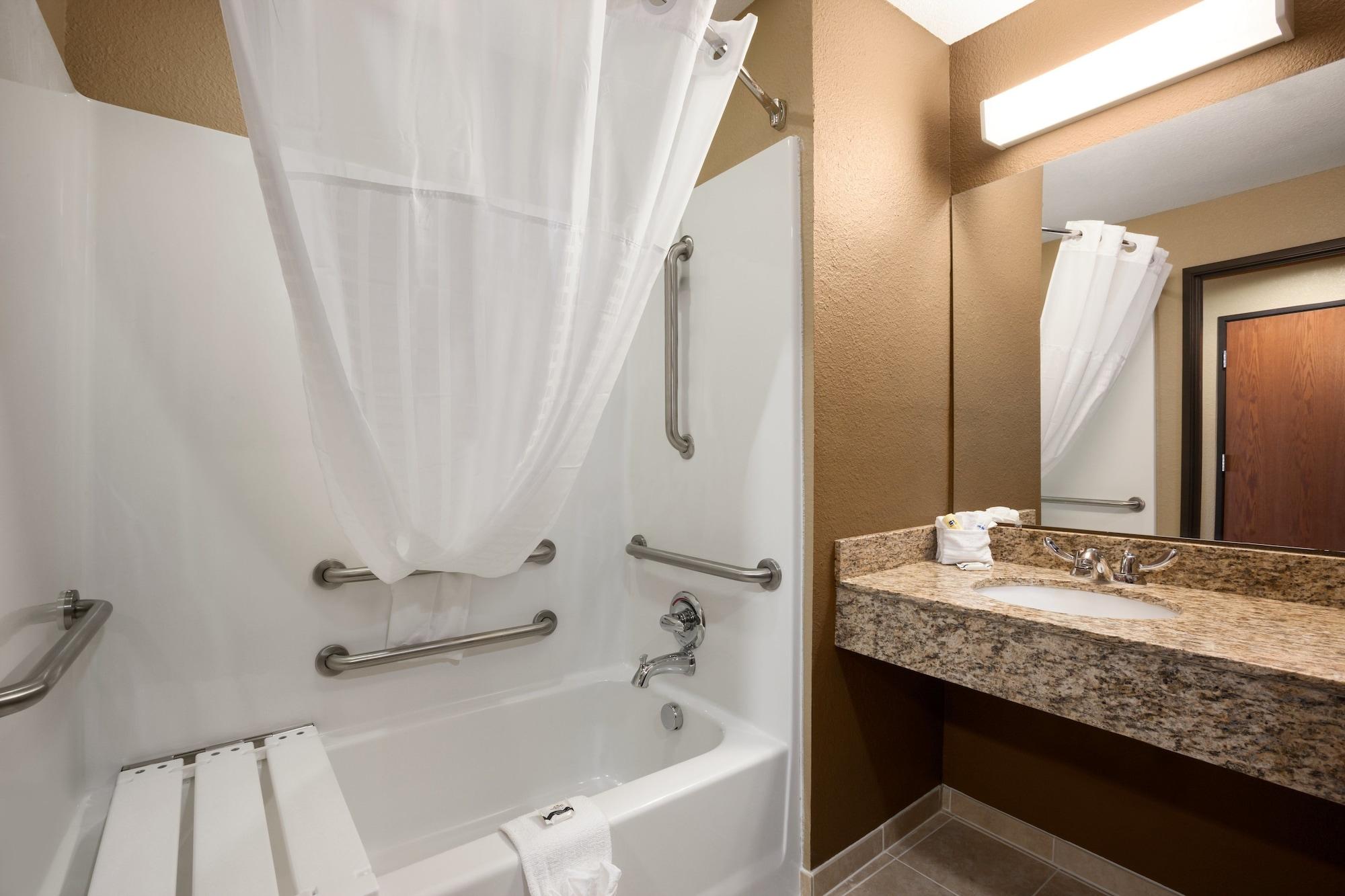 Microtel Inn & Suites By Wyndham Midland Buitenkant foto