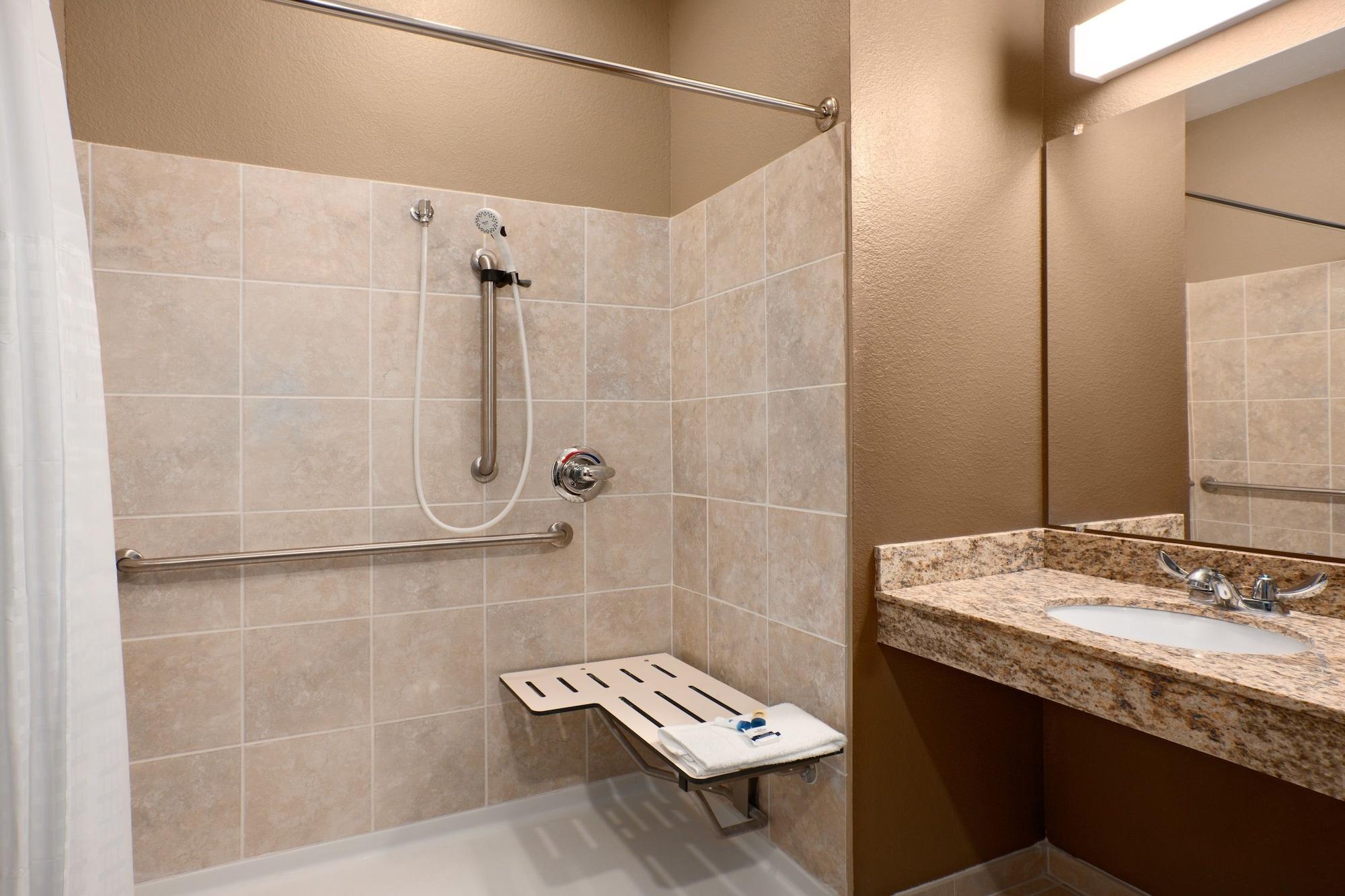 Microtel Inn & Suites By Wyndham Midland Buitenkant foto