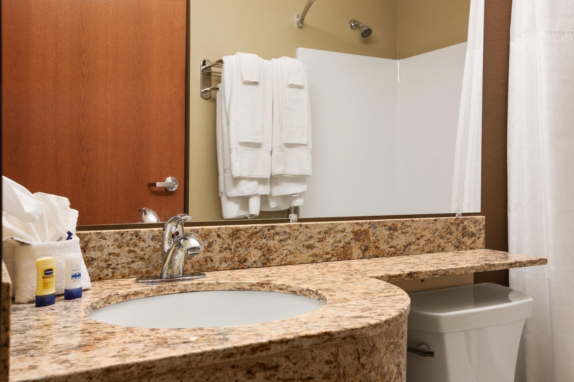 Microtel Inn & Suites By Wyndham Midland Buitenkant foto