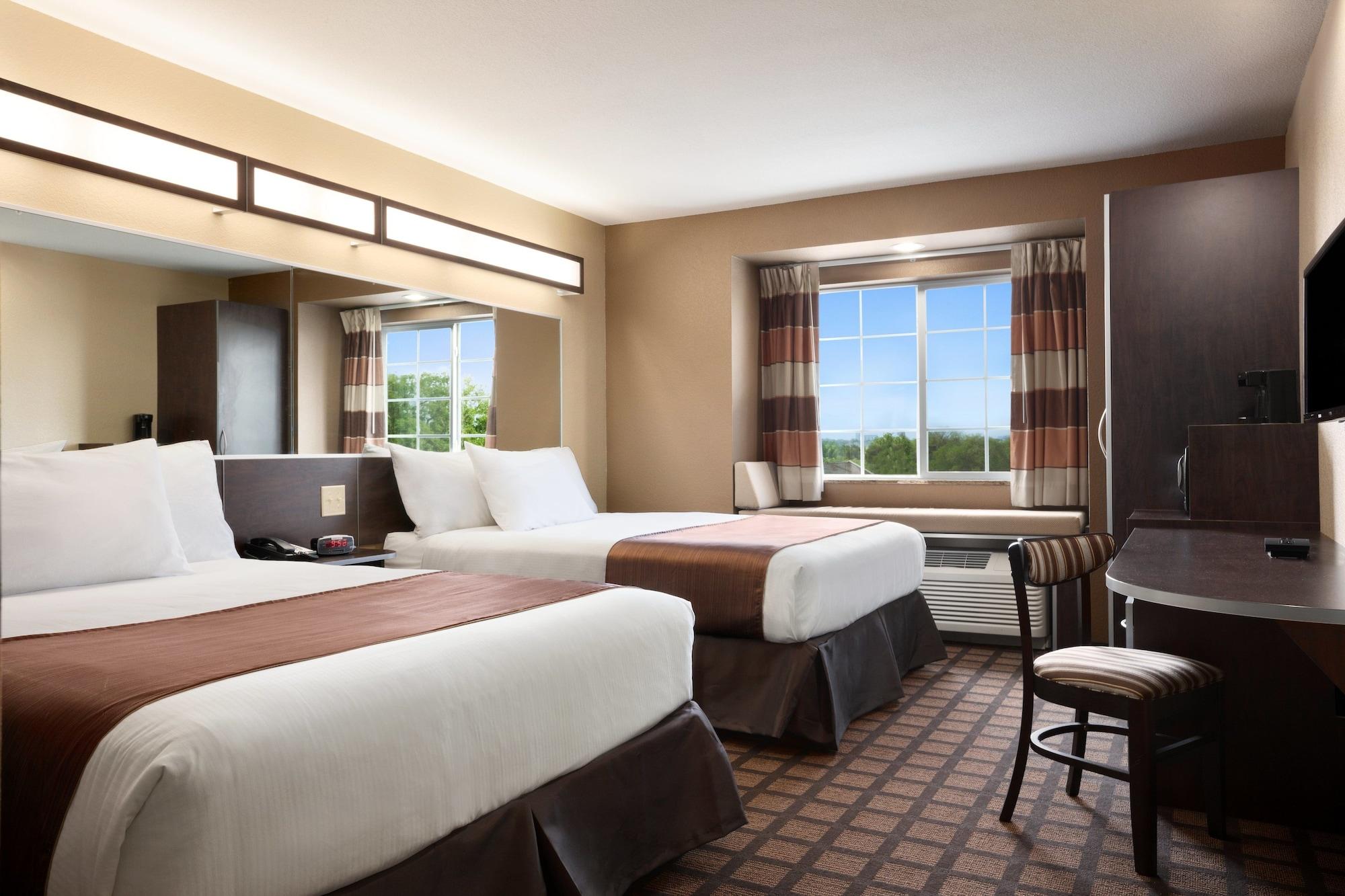 Microtel Inn & Suites By Wyndham Midland Buitenkant foto