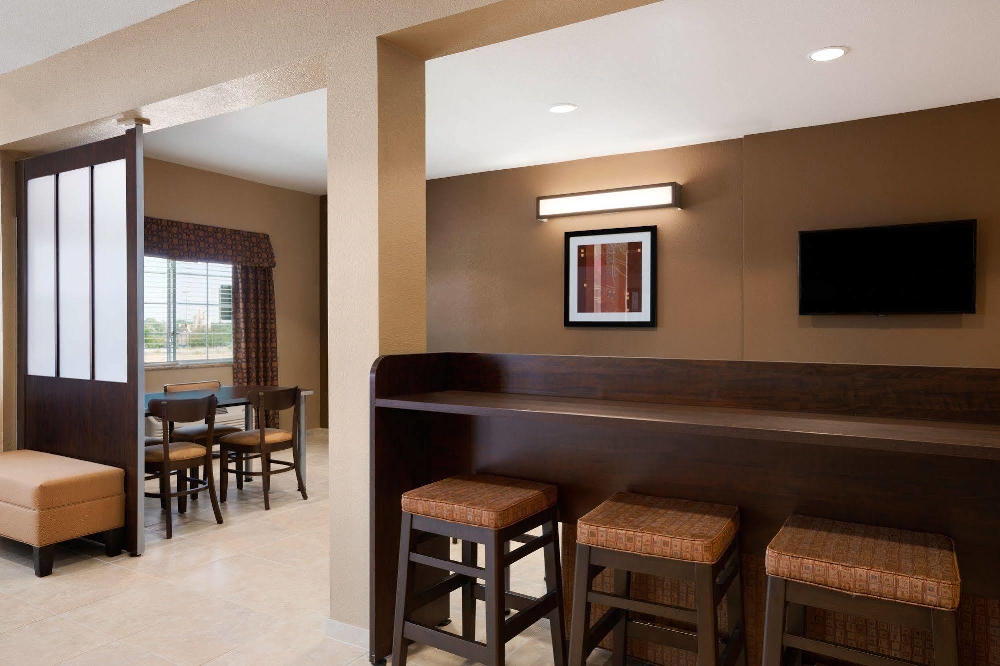 Microtel Inn & Suites By Wyndham Midland Buitenkant foto